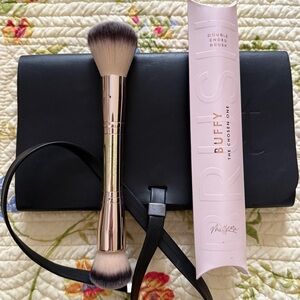 New Buffy Brush / Blush & Bronzer brush and EUC Brush holder case. RESERVED